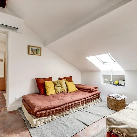 De Charme Sous Les Toits Apartment *